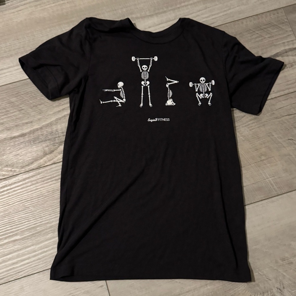 Suzie B Fitness Halloween Skeleton Black Tee Medium Gym Tee